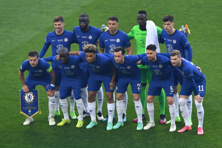 湖人浓眉哥统治篮下球队获胜