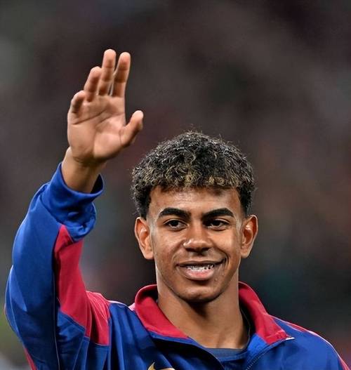 波多尔斯基：现在的拜仁踢得很有统治力；希望阿森纳英超夺冠