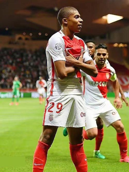 篮球火箭球员连续三场助攻上双