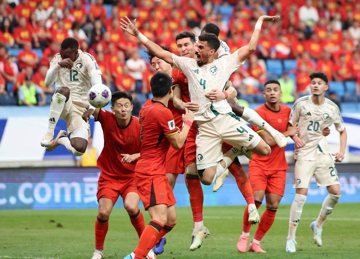 官方：尤文图斯与20岁前锋塞里涅-德梅续约至2028年