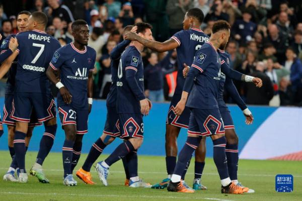 丰特炮轰拉波尔塔：他原本可留下梅西，却选择了追随皇马主席（丰特怒斥拉波尔塔：原可留住梅西，却偏要向皇马主席靠拢）