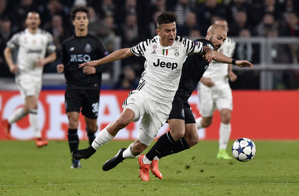 邮报：曼联正与纽卡争夺谢什科，为遵守PSR愿低价出售霍伊伦