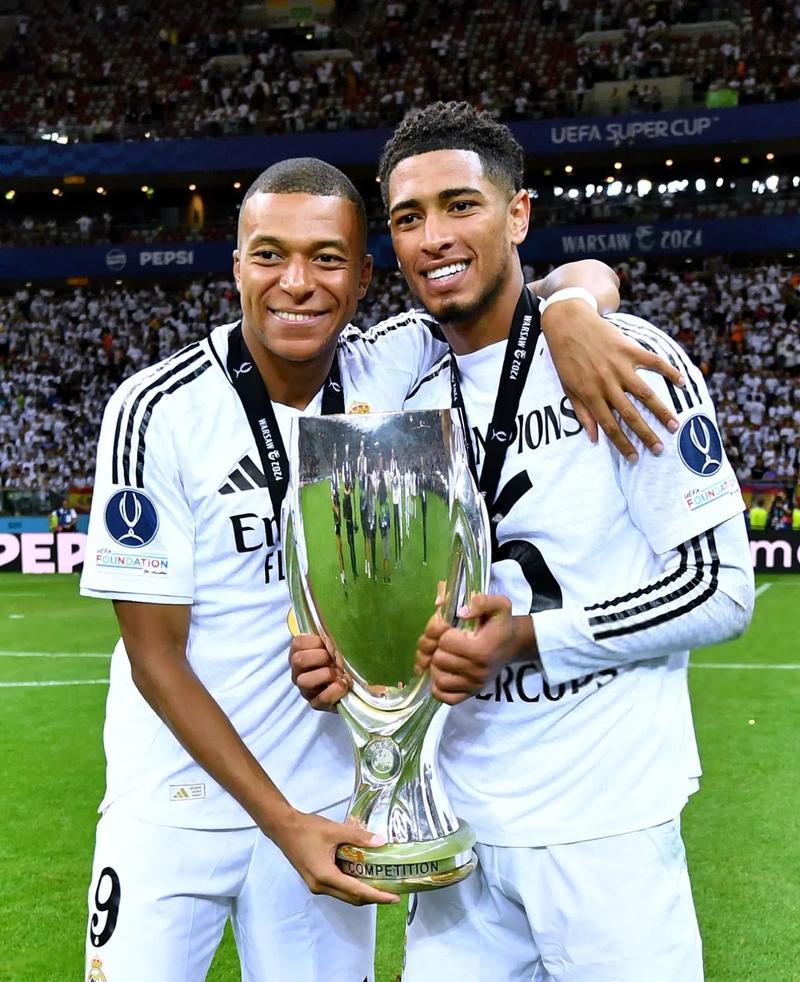 替补席没啥存在感！湖人首发5虎合砍102分