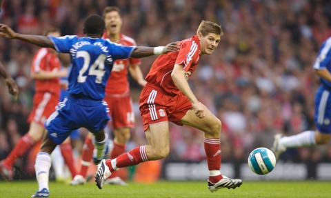 世体：巴萨冬窗将引进中卫，奥塔门迪、德弗里和塞内西是候选（世体：巴萨冬窗瞄准中卫补强，奥塔门迪、德弗里、塞内西在列）